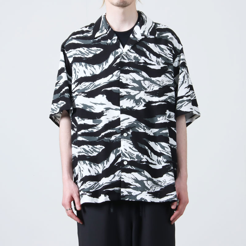 TAKAHIROMIYASHITATheSoloist.(ҥߥ䥷) hawaiian shirt.(tiger camouflage)