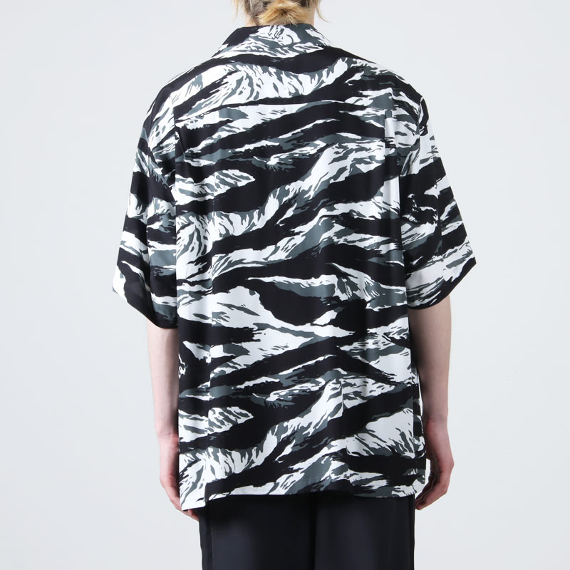 TAKAHIROMIYASHITATheSoloist.(ҥߥ䥷) hawaiian shirt.(tiger camouflage)