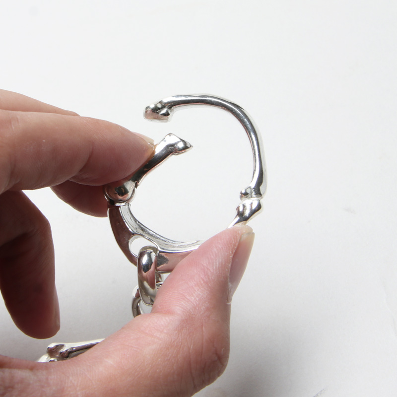 TAKAHIROMIYASHITATheSoloist.(ҥߥ䥷) bone shaped carabiner bracelet L