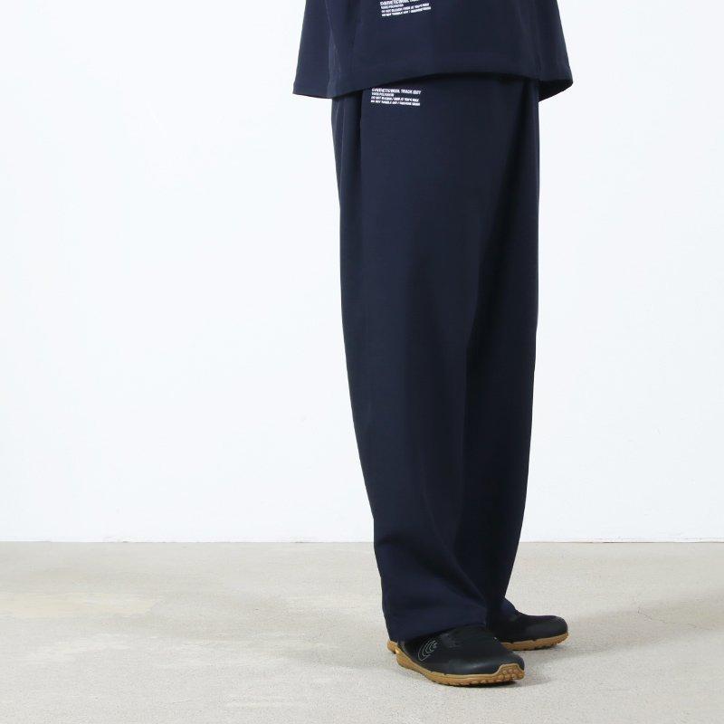 Topo Athletic(�ȥݥ�����ƥ��å�) CONNECT