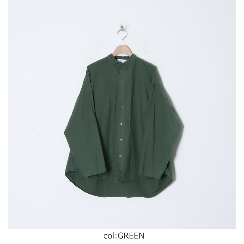 サイズは2お色はグリーンですVeritecoeur(ヴェリテクール)スタンドカラー シャツ　タグ付き