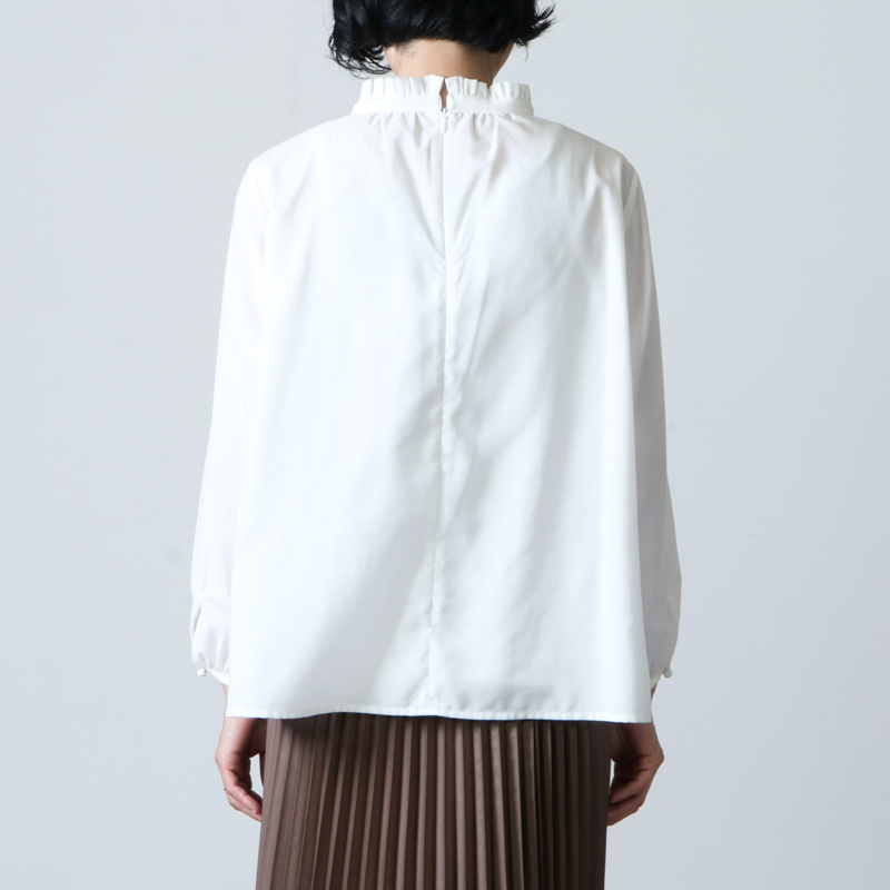 whyto(ۥ磻) Frill collar blouse