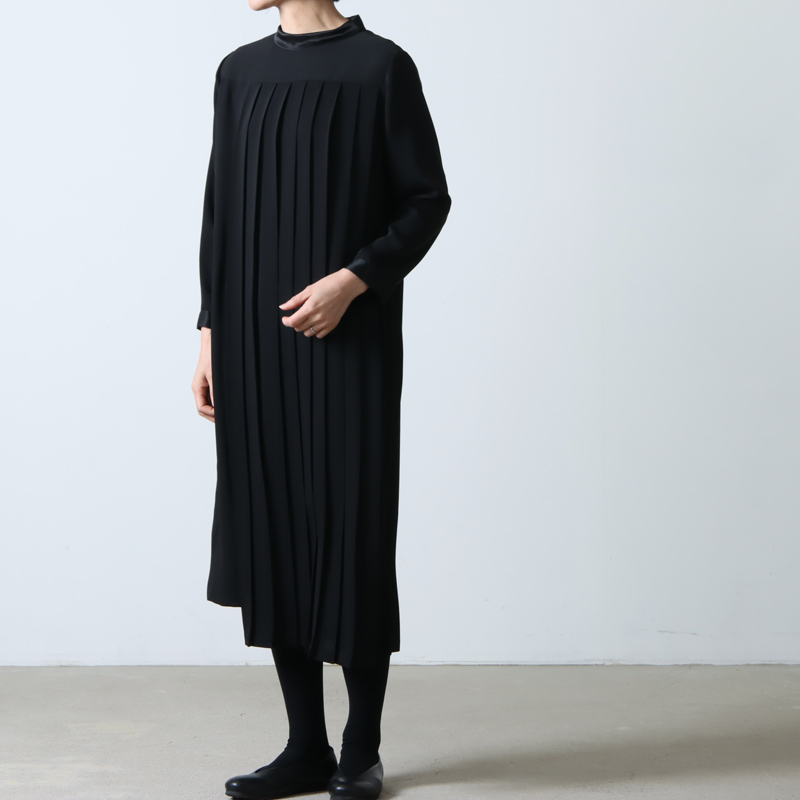 whyto(ۥ磻) ASYMMETRY PLEATS DRESS