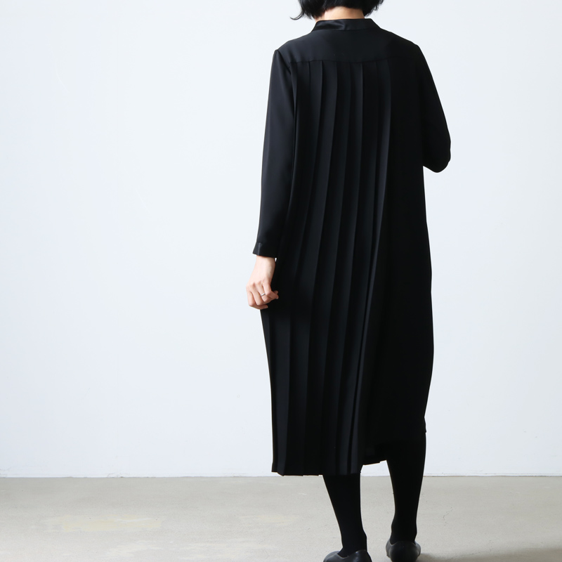 whyto(ۥ磻) ASYMMETRY PLEATS DRESS