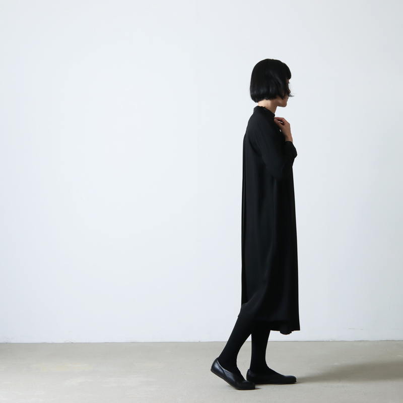 whyto(ۥ磻) ASYMMETRY PLEATS DRESS