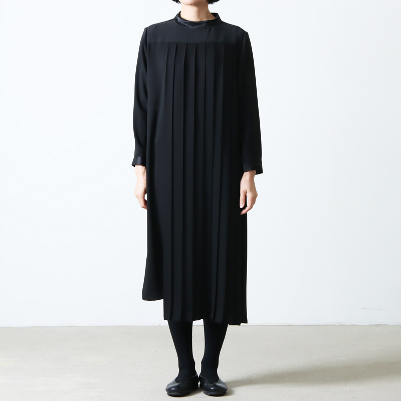 whyto(ۥ磻) ASYMMETRY PLEATS DRESS