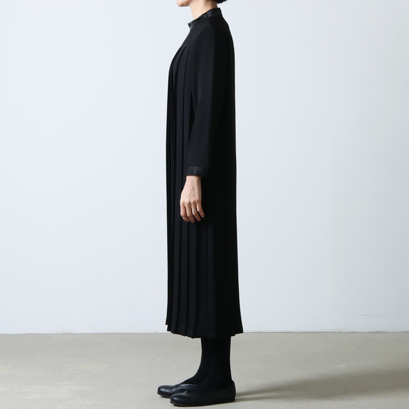 whyto(ۥ磻) ASYMMETRY PLEATS DRESS