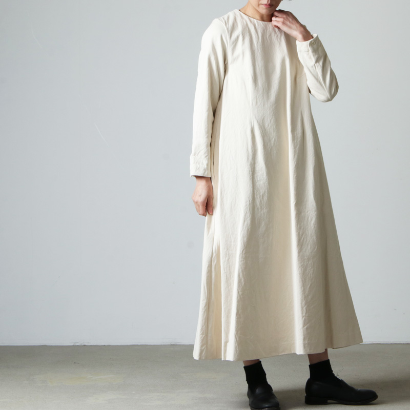 YAECA(䥨) WRITE A LINE DRESS