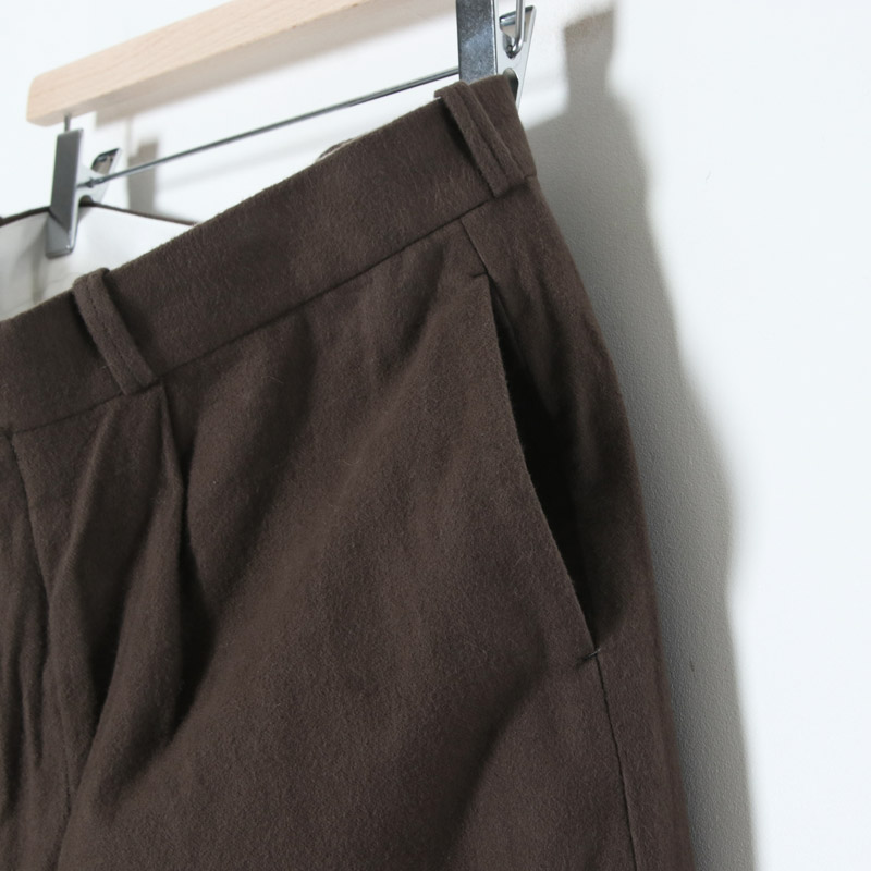YAECA(䥨) CHINO CLOTH PANTS TUCK TAPERED kusaki brown