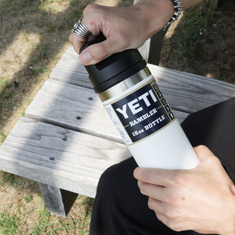 YETI(ƥ) 18 oz WATER BOTTLE WITH CHUG CAP